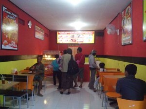 waralaba franchise van java resto fried chicken kok ramai terus nih